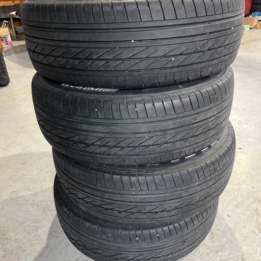 215/60R17 ホワイトレタータイヤ中古4本セット