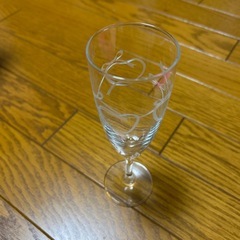 シャンパングラス2脚の画像