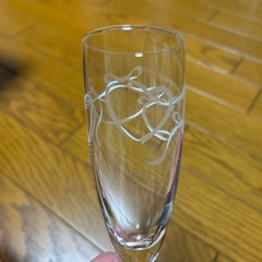 シャンパングラス2脚の画像