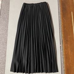 プリーツスカート