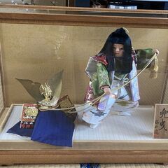 ケース入り人形　2つ