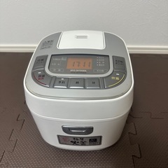 炊飯器　2020年製　3合炊き