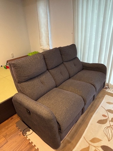 受渡し決定【一部破損あり】電動リクライニングソファ