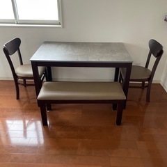 ダイニングテーブル