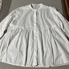 白系ブラウス3枚の画像