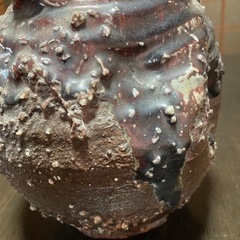 信楽焼　芳斎作　花瓶　壺　花器　銘あり　茶色の画像
