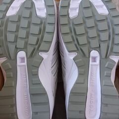 【新品】ミドリ安全靴　22.5センチの画像