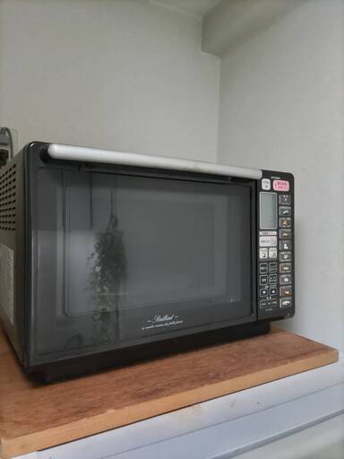 古いですが国産（三菱製）オーブン機能付きの電子レンジ差し上げ