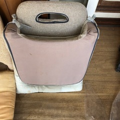 ペアの座椅子の画像
