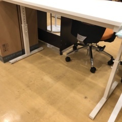 【軽トラック貸出サービス有】 IRIS OHYAMA 昇降デスク（手動） UDD-1200 ホワイトの画像