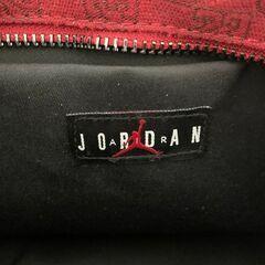JORDAN ジョーダン ショルダーバッグ ワンポイントロゴ カラー: レッド バッグの画像