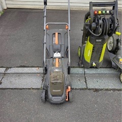 Scotts の電動 芝刈り機