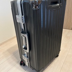 お受け渡し決定　
スーツケース