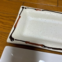四角いお皿4枚セットの画像