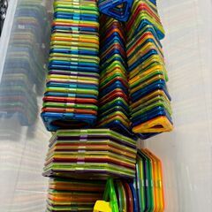 磁石積み木 200PCS以上の画像