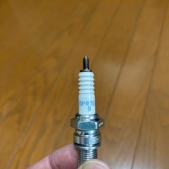 新品未使用　NGKプラグ　DPR7EA-9の画像