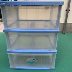 衣装ケースキャスター付き