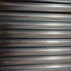 【取引交渉中】単管パイプ 48.6 ×10本（サイズ79.5-200）,クランプ×28個、ベースx4、キャップx10の画像