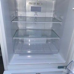 Haier ハイアール 2022年式 2ドア 冷凍冷蔵庫 121L JR-NF121A 冷凍室48L 冷蔵室73L クリアバスケット 中古稼働品 ③の画像