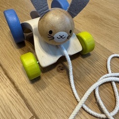 おもちゃ）紐を引くとカタカタ動きます