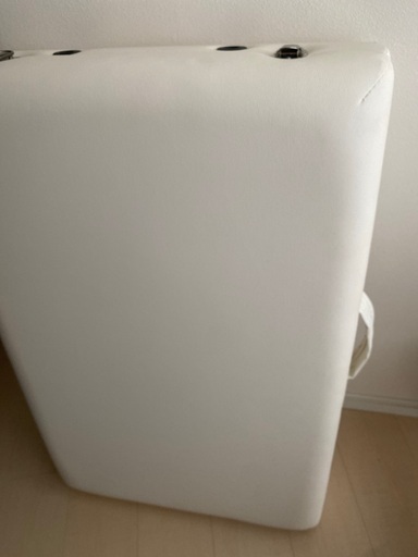 マッサージベッド　ホワイト