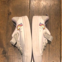 【あげます】H&M 17cm  ユニコーンデザイン キッズスニーカー 白　の画像