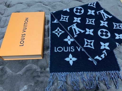 LOUIS VUITTON ルイヴィトン マフラー・ショール　LVエセンシャル　M77853 黒ノワール・白色　LV モノグラム柄　正