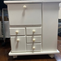 小さいドレッサー