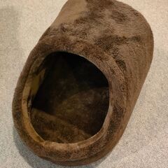 [美品] 犬猫ドーム型ペットベッド