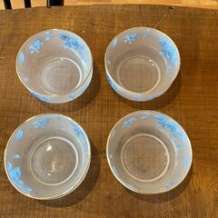 涼し気なガラス鉢4個セットの画像