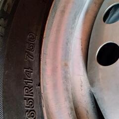 【走行距離わずか】155/65R14スタッドレスタイヤの画像
