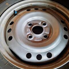 【走行距離わずか】155/65R14スタッドレスタイヤの画像