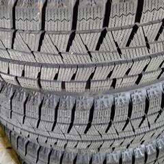 【走行距離わずか】155/65R14スタッドレスタイヤの画像