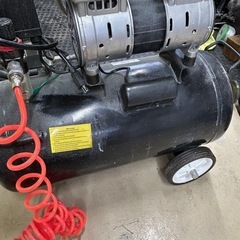 エアーコンプレッサー　DUTY JAPAN 40Lの画像