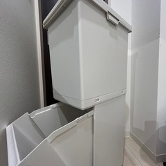2段　ゴミ箱の画像