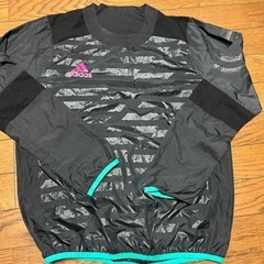 アディダスピステ