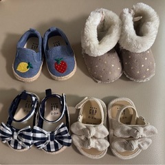 HM,GAP ベビーシューズ 0-3ヶ月 セットの画像