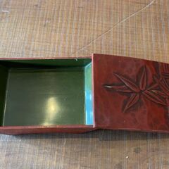 鎌倉彫の小物いれの画像