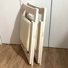 折り畳みチェア　木製　白の画像