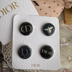 決✨️非売品未使用✨Diorピンバッジ