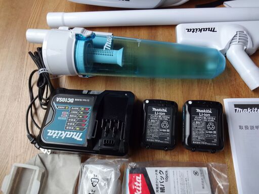 マキタ　コードレス掃除機　CL107FD　新同品
