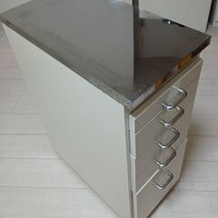 ステンレストップ引出しワゴンの画像