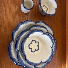 花びら重ね皿の画像