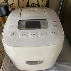 炊飯器　レンジ　掃除機　ラック　生活用品まとめ売りの画像