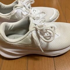 ナイキ（NIKE）キッズ　レボリューション7 23cmの画像