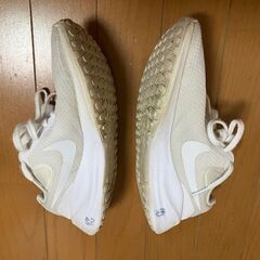 ナイキ（NIKE）キッズ　レボリューション7 23cmの画像