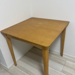 ニトリ　ダイニングテーブル