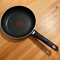 T-fal フライパン(24cm)フタ付き(ノーブランド)