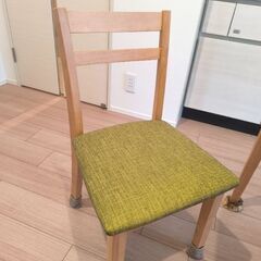ダイニングテーブルの画像