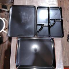中古食器　弁当箱29個　仕出し容器　プラスチック製　蓋付き　昭和　レトロ　和食　中華　食器　和風食器　会席　会食　ケータリング　ホームパーティー　各種料理　飲食店　中古食器　リユース　伝統　日本文化　ユーズド·イン·ジャパン　Used in Japanの画像